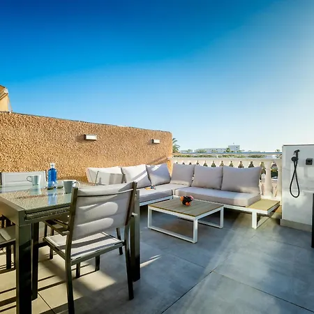 Chic With Great Terrace *